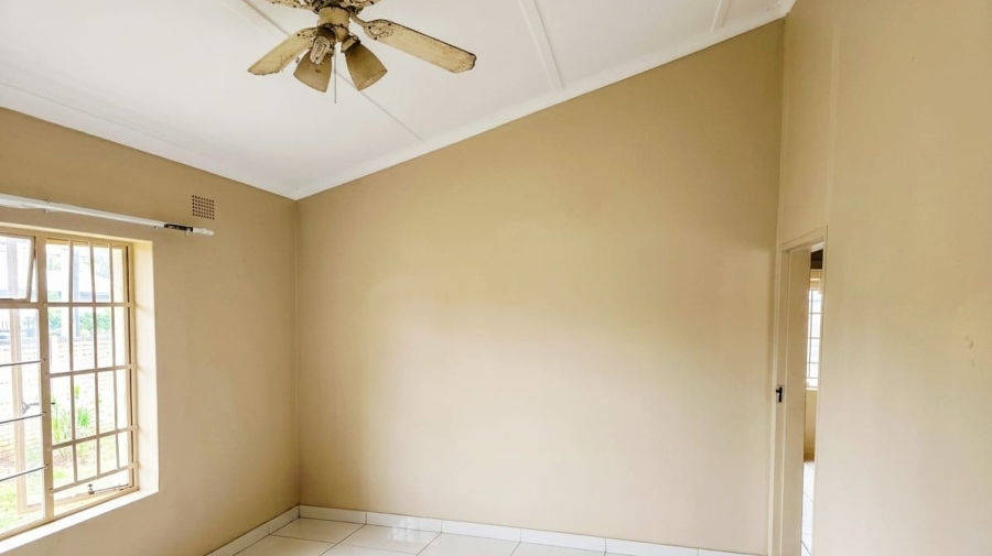 2 Bedroom Property for Sale in Oos Einde North West